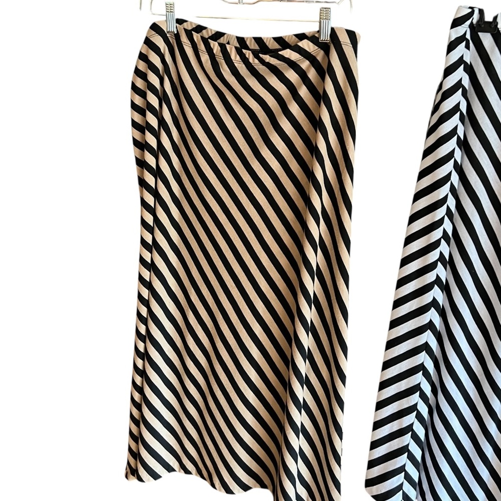 John Paul Richard Skirt Bundle Diagonal Stripes 1st White Black 2nd Camel Black